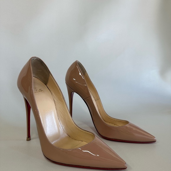 Chic Beige Patent Leather Heels - Picture 1 of 9